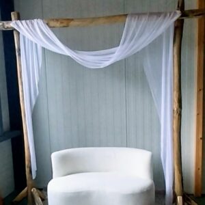 Backdrop van kastanje houten palen