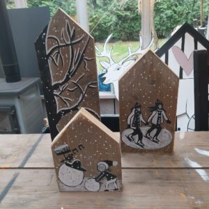 Gepersonaliseerd huisje/geveltje van hout