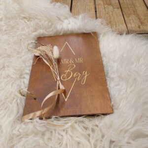 Gastenboek fotoboek gepersonaliseerd met kaft van hout en stevige inlegbladen